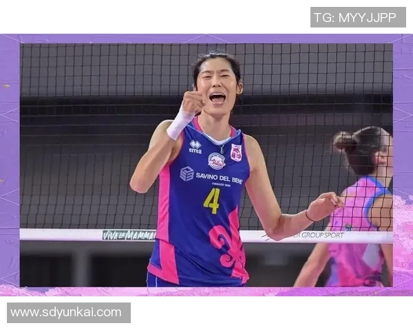 足球明星盛赞朱婷的卓越表现与拼搏精神引发广泛关注与讨论